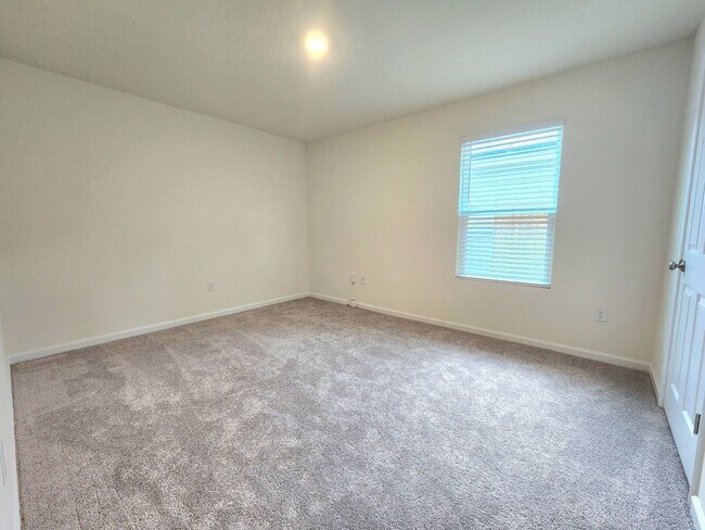 Building Photo - 7840 Maxton Rd