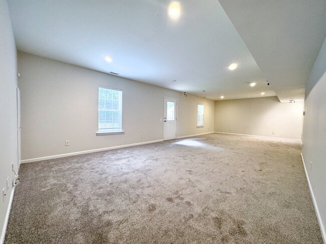 Building Photo - 9148 Hillston Ridge Rd