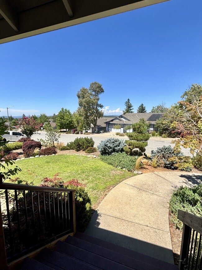 Building Photo - 901 Morgan Ranch Dr