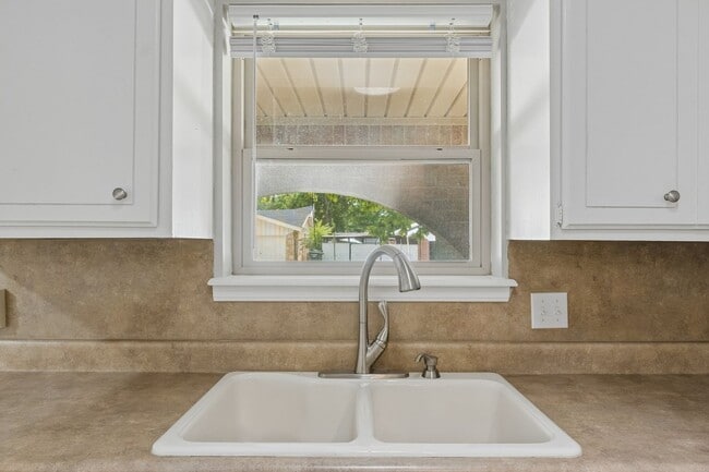 Building Photo - newly renovated 3 bed in Moore