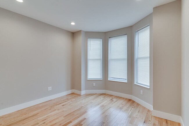 Building Photo - Brand New Luxury Home Brewerytown