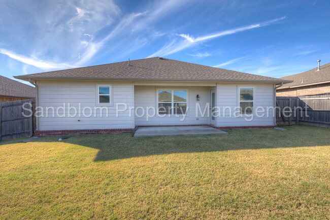 Building Photo - FOR LEASE | Broken Arrow | 3 Bed, 2 Bath H...