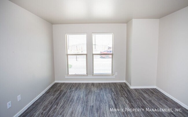 Building Photo - 921 Tulane St