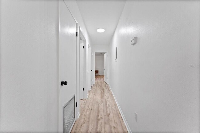Building Photo - 4614 W Fig St