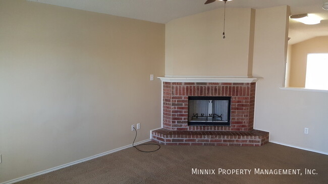 Building Photo - 515 N Kline Ave