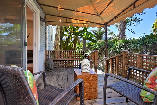 Building Photo - 10633 Chiquita St