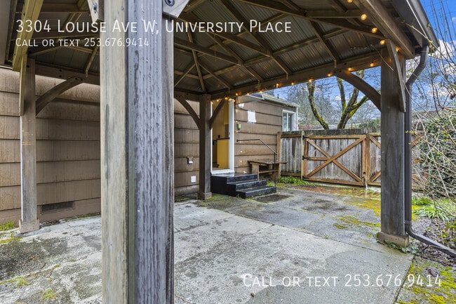 Building Photo - 3304 Louise Ave W