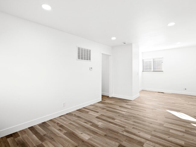 Building Photo - 26 W Girard Ave