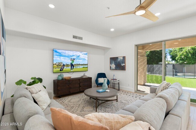 Building Photo - 7471 E Sunnyvale Dr