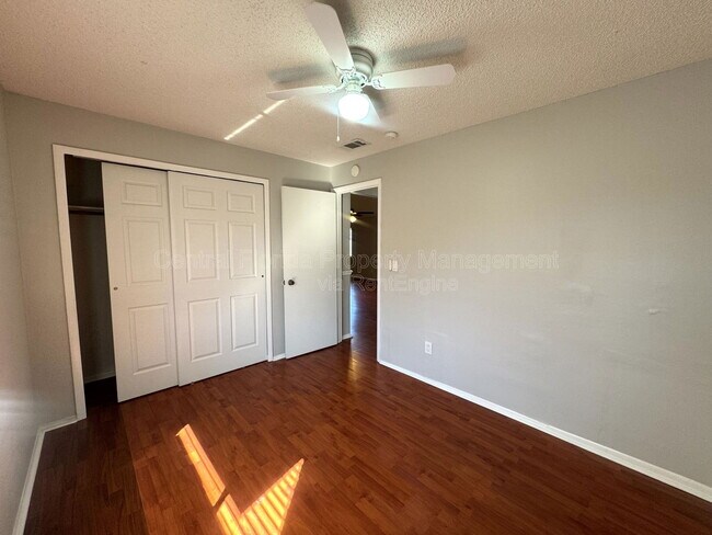 Building Photo - 820 Sutter Loop