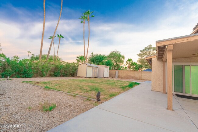 Building Photo - 5625 E Tierra Buena Ln
