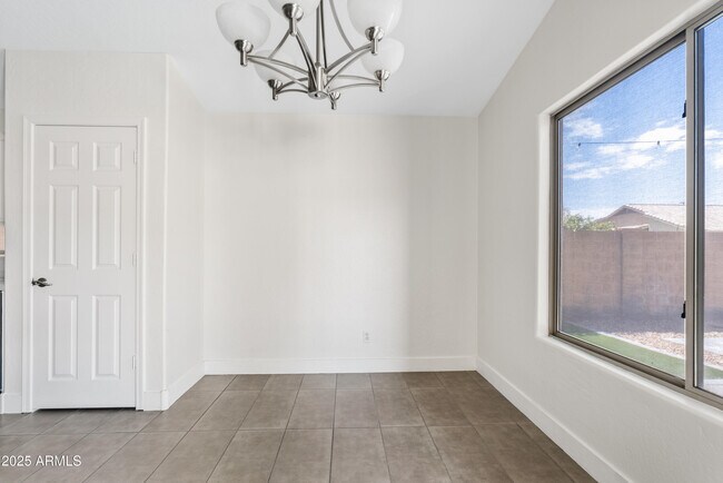 Building Photo - 3373 E Flamingo Ct