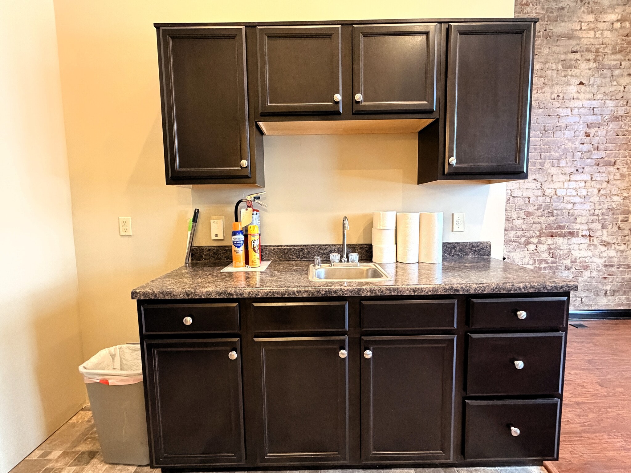 Building Photo - 209 N Capitol Ave