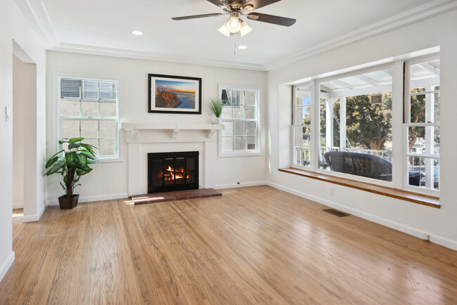 Building Photo - 526 Avenue A