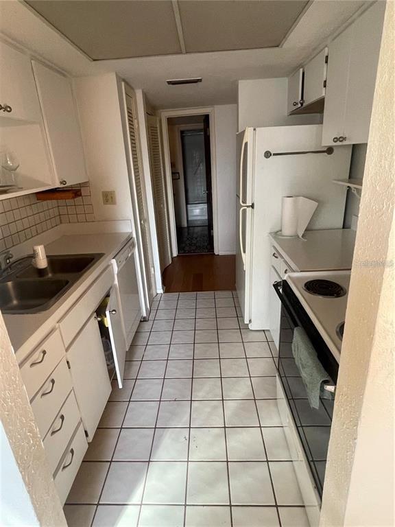 Building Photo - 1589 Greenlea Dr