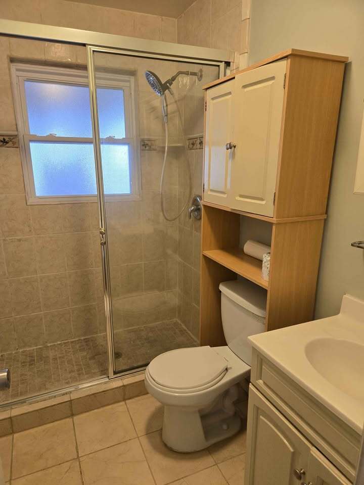 Building Photo - 402 Pleasantview Ct