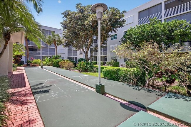 Building Photo - 1541 S Ocean Blvd