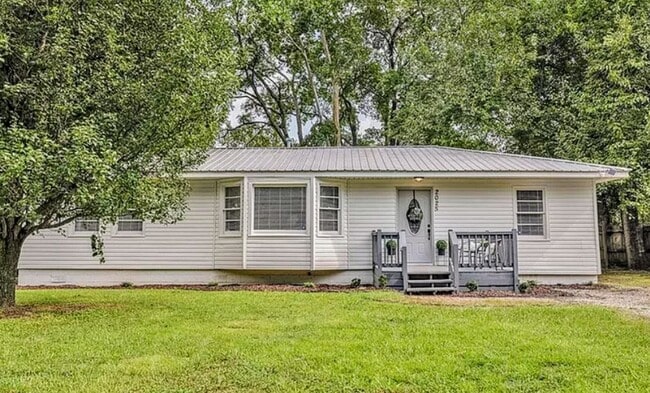 Building Photo - 2025 Mississippi Ave