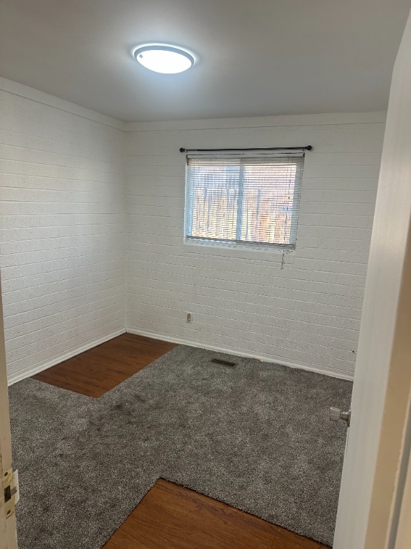 Building Photo - 665 S Lk St