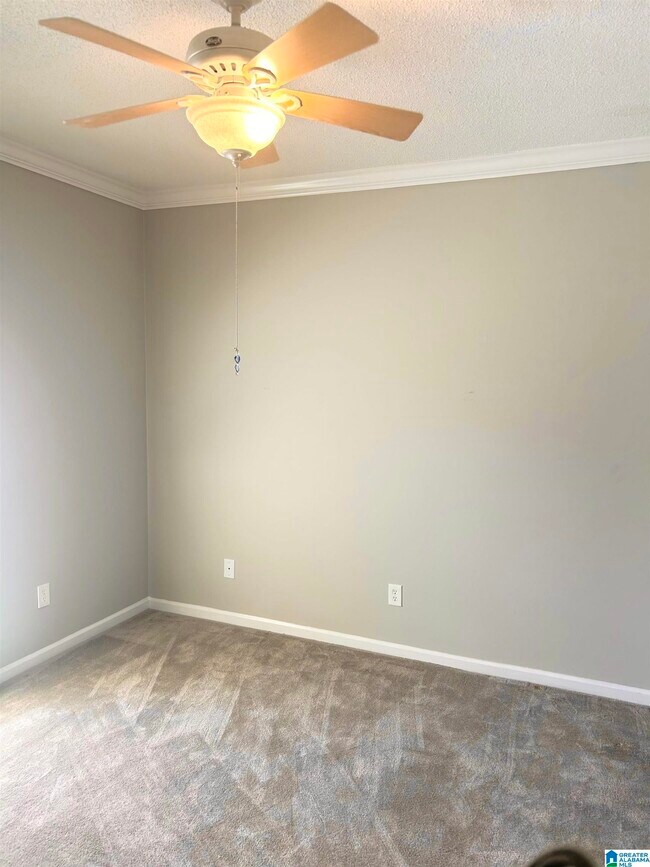 Building Photo - 2212 Ascot Ln