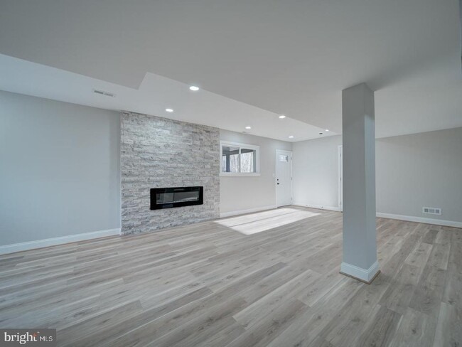 Building Photo - 4432 Indigo Ln