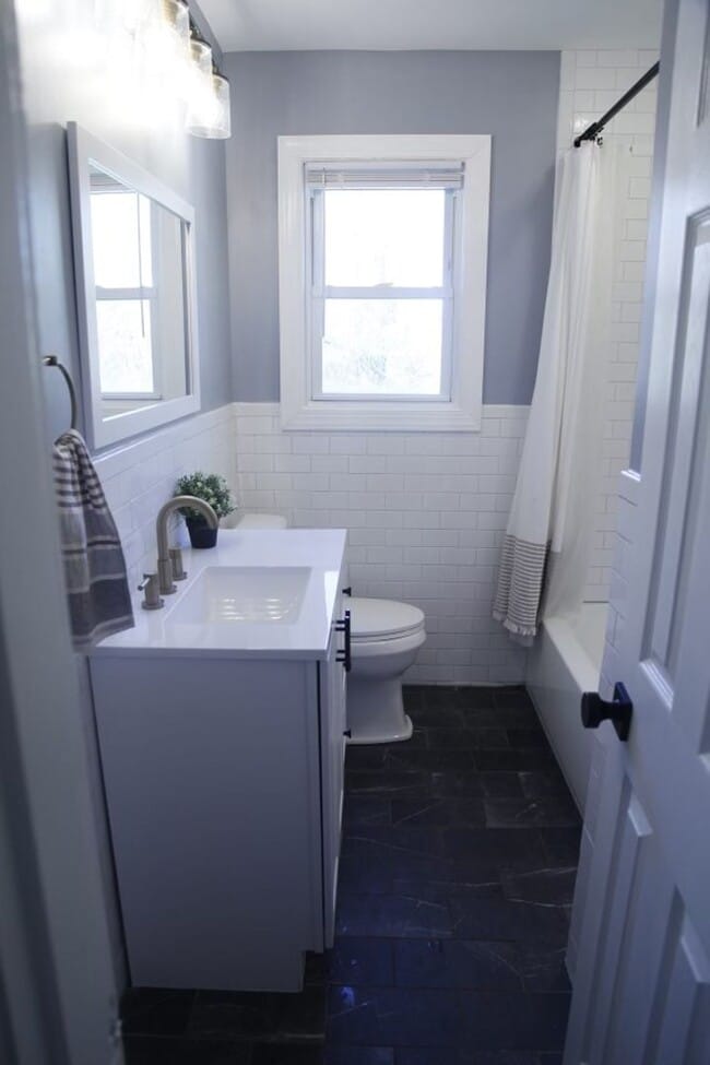 Building Photo - Bright and Cheery 4 Bedroom Home in Desiriable Sheffield Neighborhood