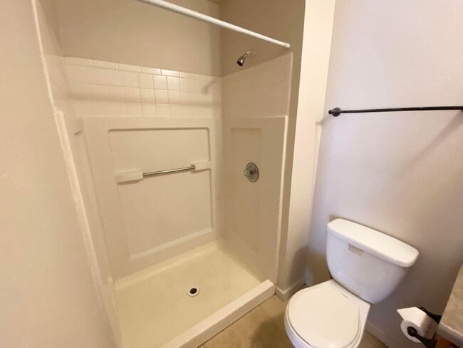 Building Photo - 910 11th Ave NW