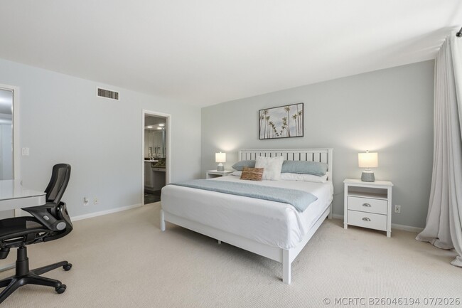 Building Photo - 3200 S Ocean Blvd