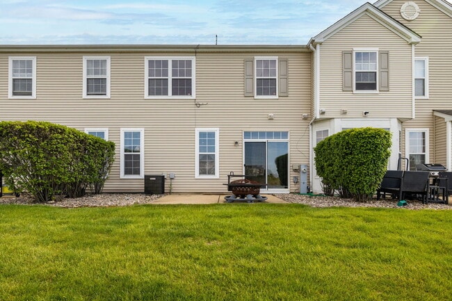 Building Photo - 15340 Kenmare Cir