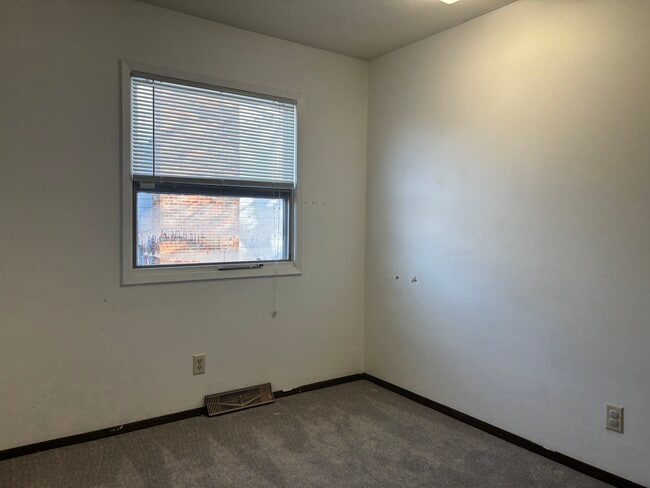 Building Photo - 6506 Putnam Rd