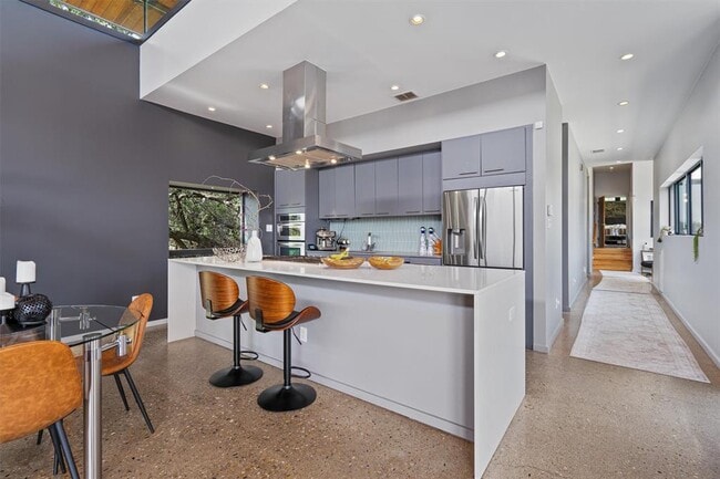 Building Photo - 1302 Socorro Dr