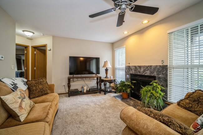 Building Photo - 1045 Talbots Ln