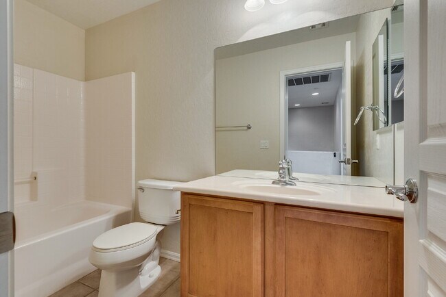 Building Photo - 4650 Ranch House Rd