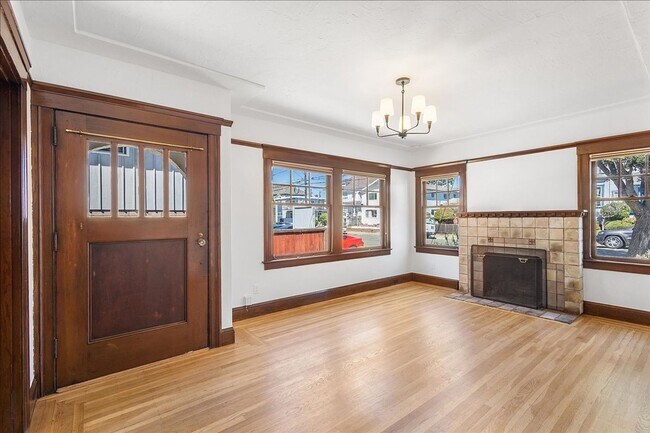 Building Photo - 2134-2138 Clinton Ave