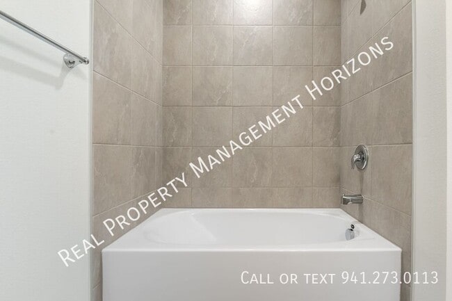 Building Photo - 1929 Transom Ln