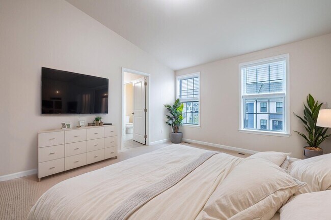 Building Photo - 2715 S Spurway Dr