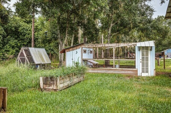 Building Photo - 2220 Mini Ranch Rd