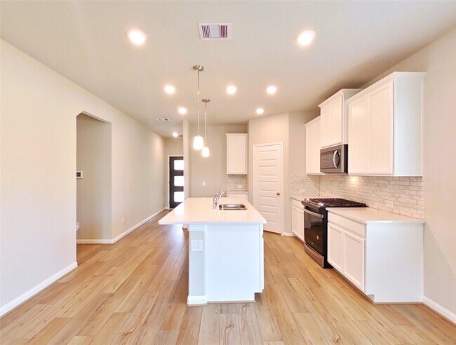 Building Photo - 6634 Bridge Mountain Trl