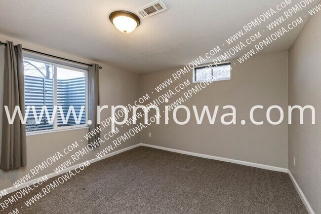 Building Photo - UPDATED RANCH!! 3 Bedroom, 2 Bathroom Ranc...