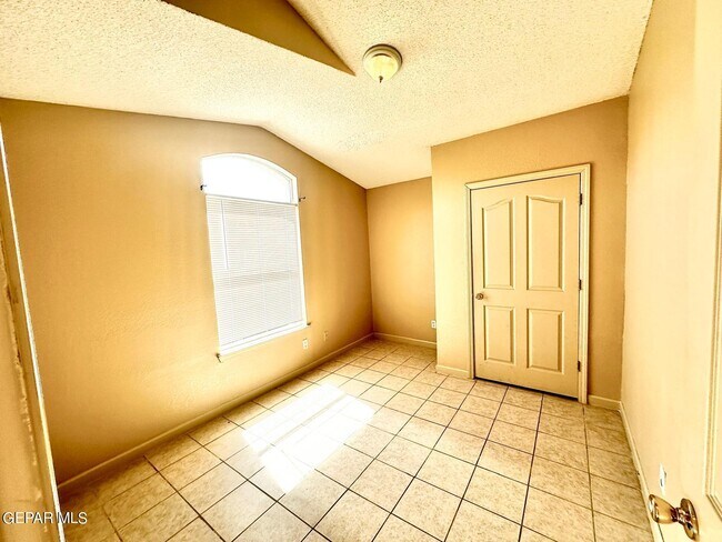 Building Photo - 3683 Prairie Rose St