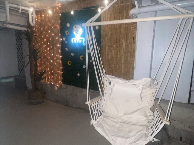 Building Photo - 1212 55th St