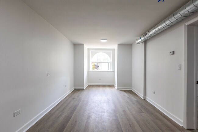 Building Photo - 1841 N Kedzie Ave