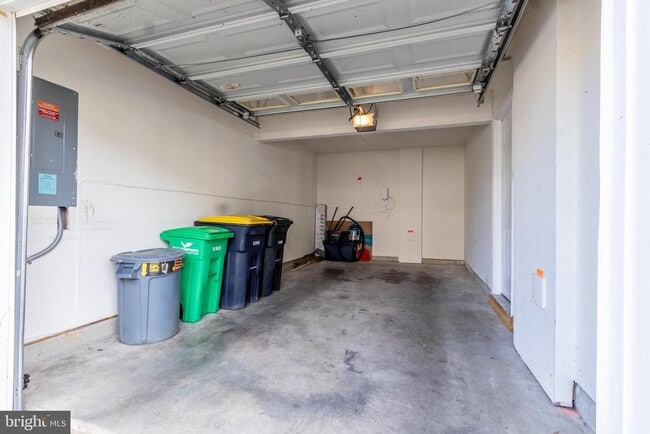 Building Photo - 15304 Pocopson Creek Way
