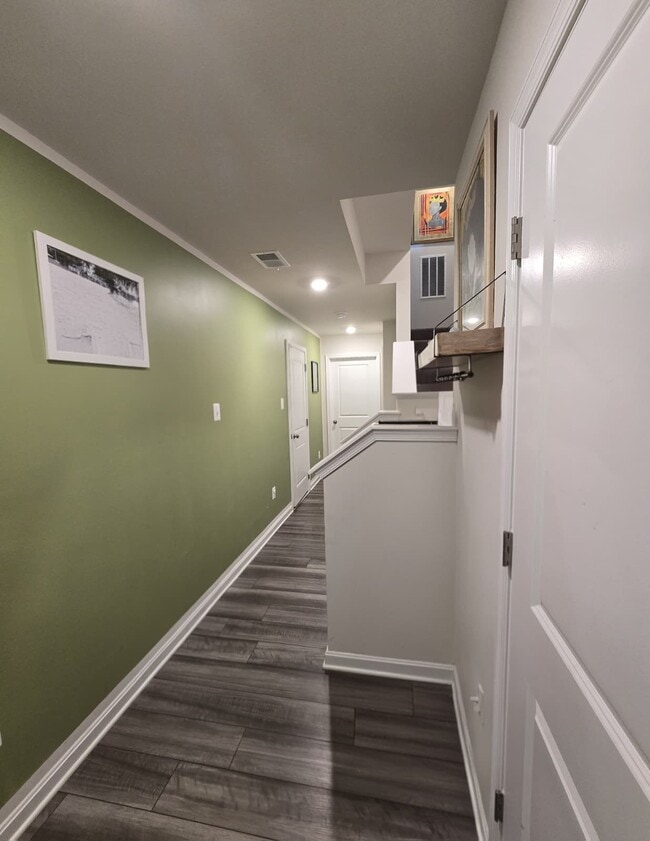 Building Photo - 106 Extrovert Dr