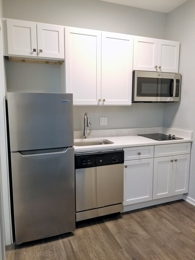 Building Photo - 5240 N Winthrop Ave