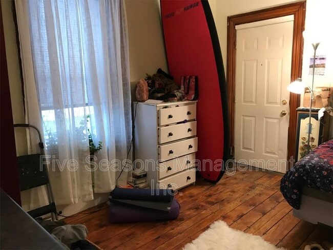 Building Photo - 4 Loomis St