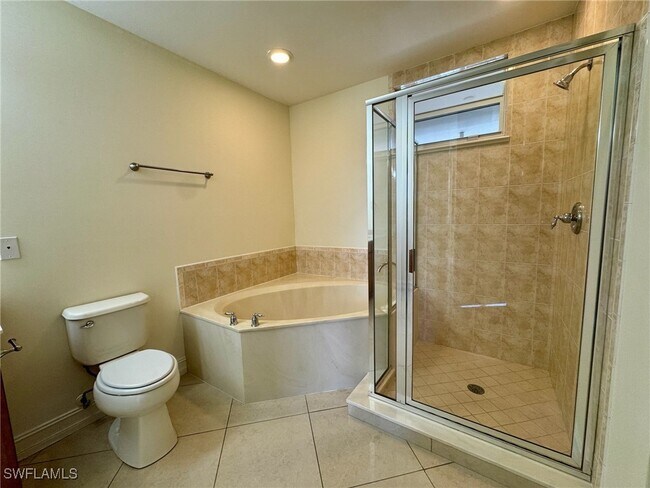 Building Photo - 4400 Bonita Beach Walk Dr