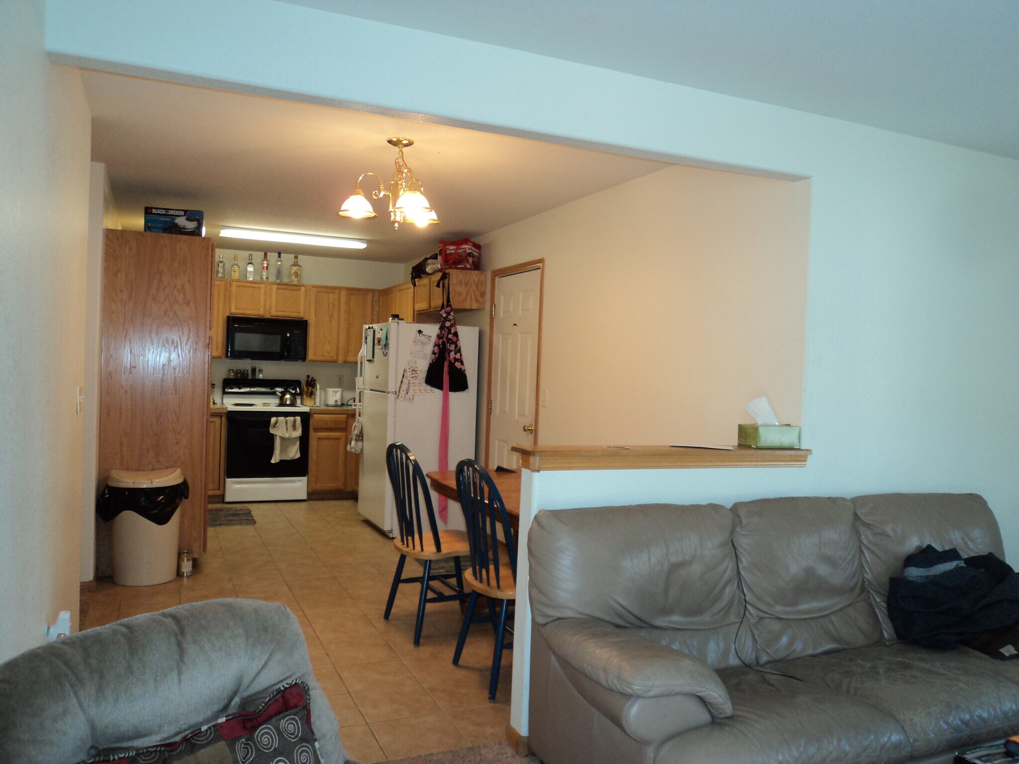 Building Photo - 850 S Overland Trl