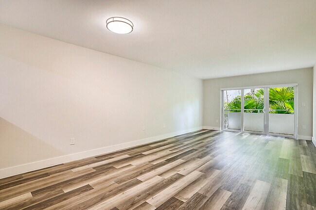 Building Photo - 1235 Mariposa Ave