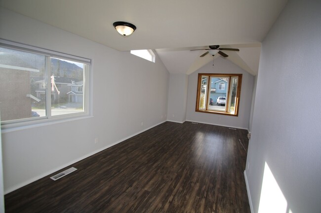 Building Photo - 19508 Highland Ridge Dr